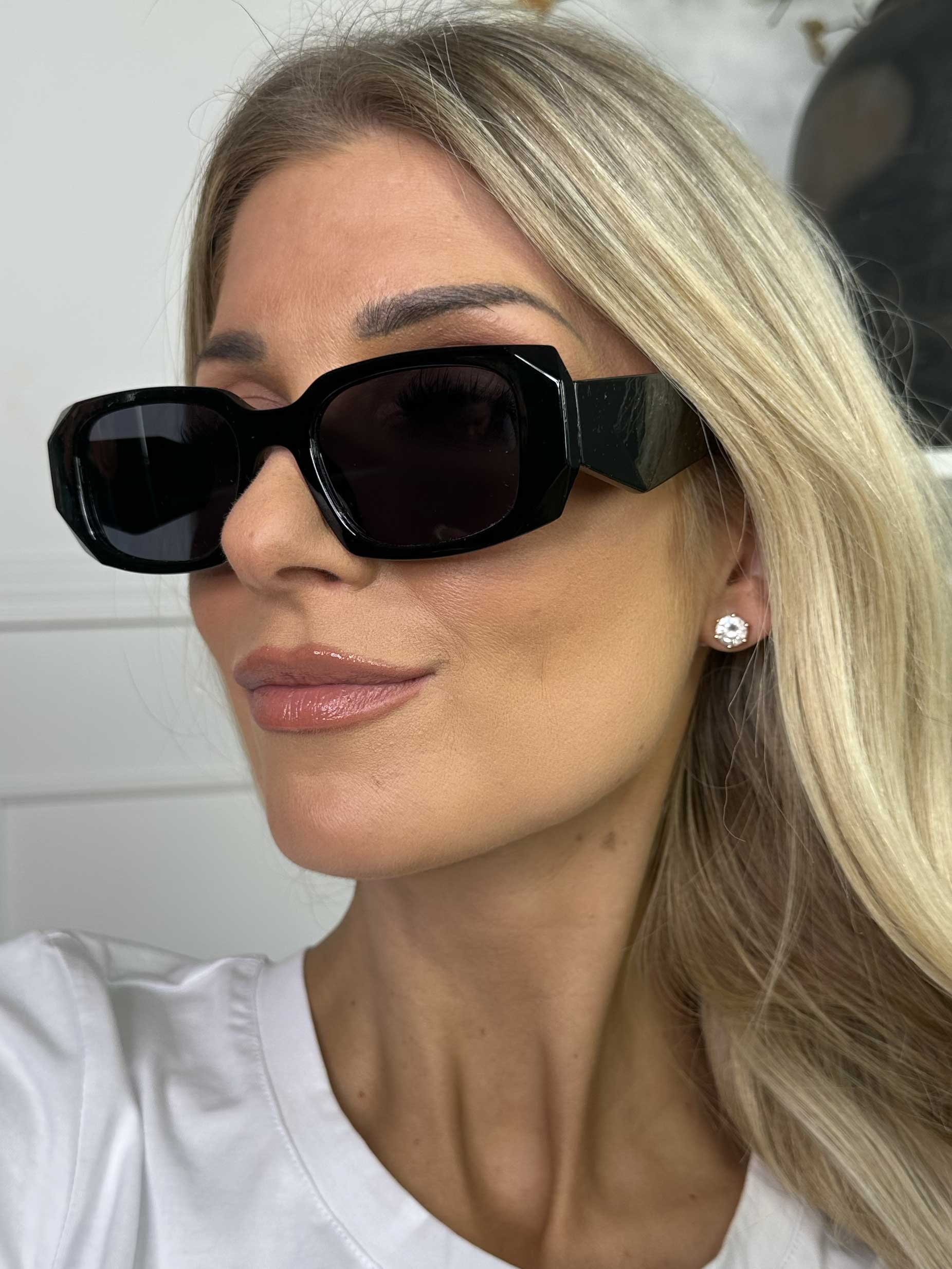 Sarah - Smala solglasögon med bred båge